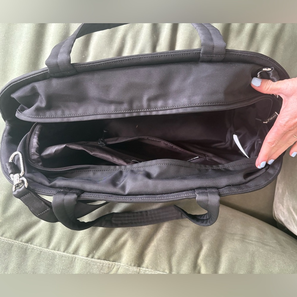 Lululemon City Essentials Bag 25L - Picture 3 of 7